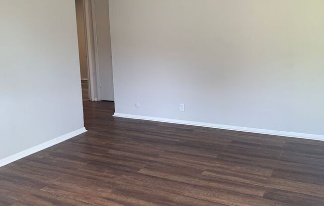 2BR Quadplex Homes with Laundry Hookups in Peaceful Riverside Neighborhood