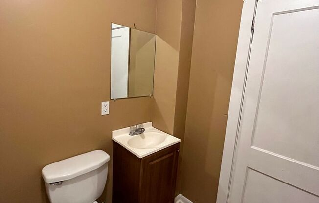 3 Bedroom + Bonus Room Home in Sunset Park!