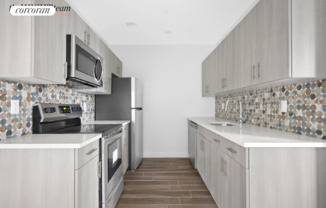 906 E NEW YORK AVE