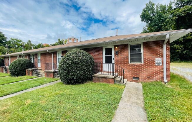 UNCG OFF CAMPUS APARTMENT