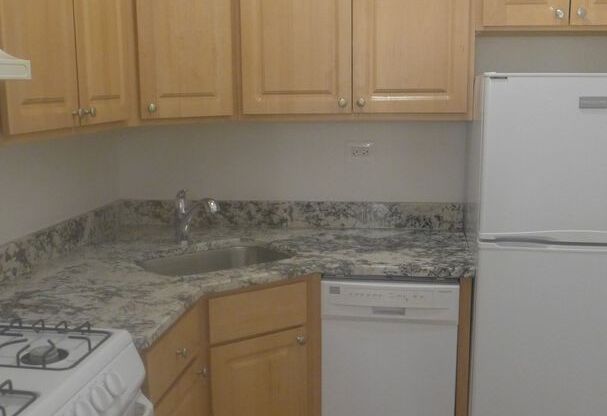 1 bed, 1 bath, 652 sqft, $1,695, Unit G