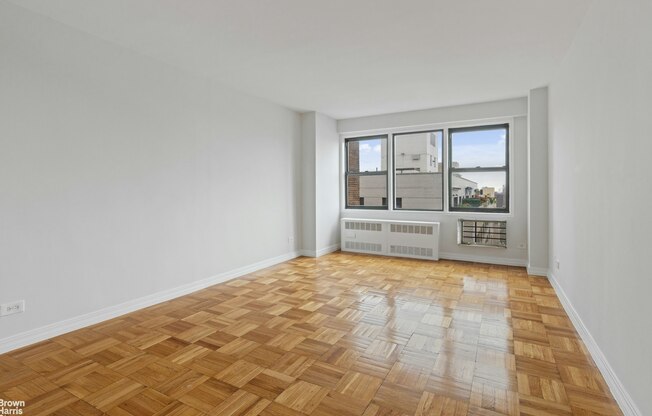 Studio, 1 bath, $3,700, Unit 16B