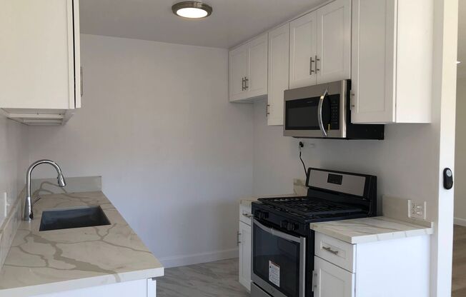 1 bed, 1 bath, 800 sqft, $2,295