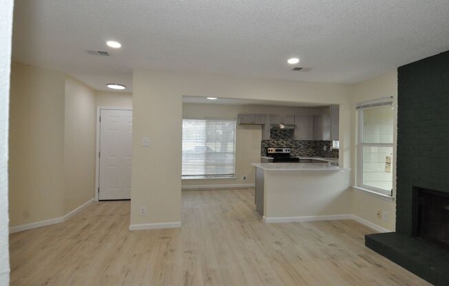 2 beds, 2 baths, $1,700, Unit # #B