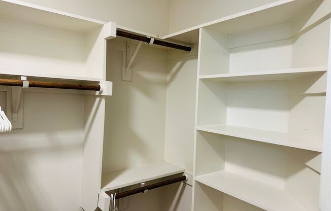 1 bed, 2 baths, $1,799, Unit 416