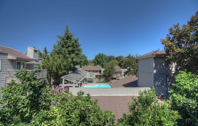2 beds, 1.5 baths, 1,040 sqft, $2,425