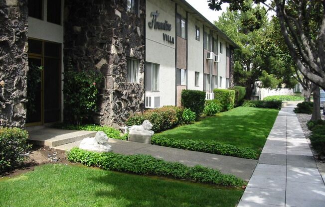 037 - Florentine Villa