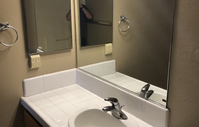 12405 Adirondack Ave-NW-Beautiful Bakersfield Property