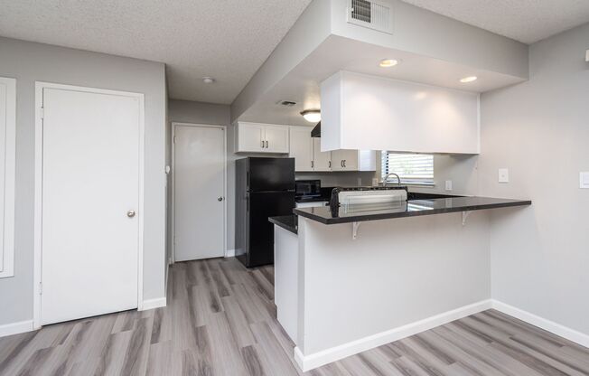 Studio, 1 bath, 500 sqft, $1,350, Unit 131