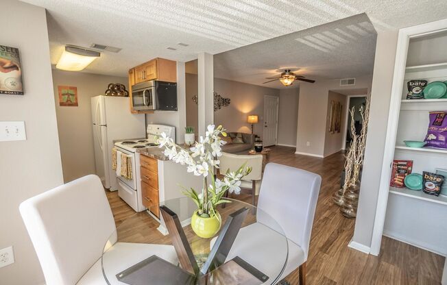 2 beds, 2 baths, 978 sqft, $1,400, Unit 024A