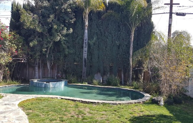 5122 LINDLEY AVE