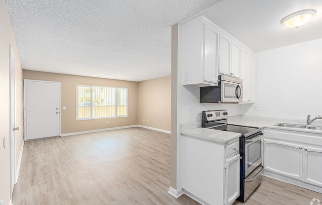 1 bed, 1 bath, 640 sqft, $1,950, Unit 1465 - J