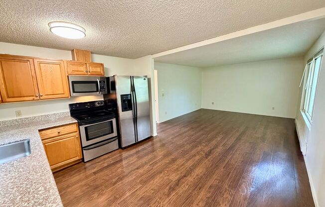 1mo Free! Updated Top Floor 2-Bed with Washer/Dryer, Dishwasher