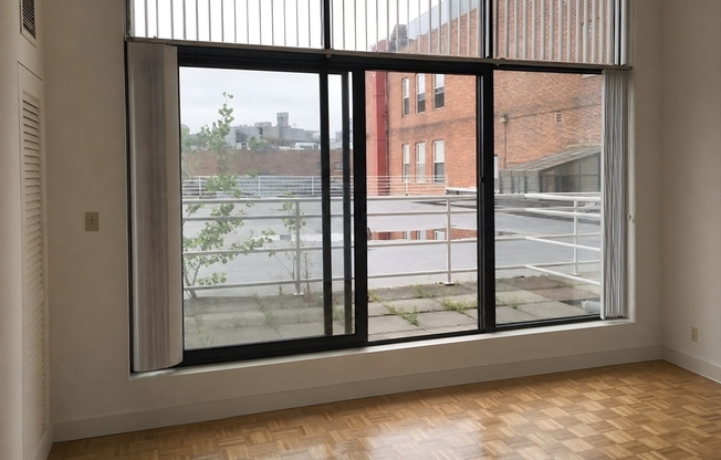 Studio, 1 bath, 349 sqft, $2,500, Unit 319