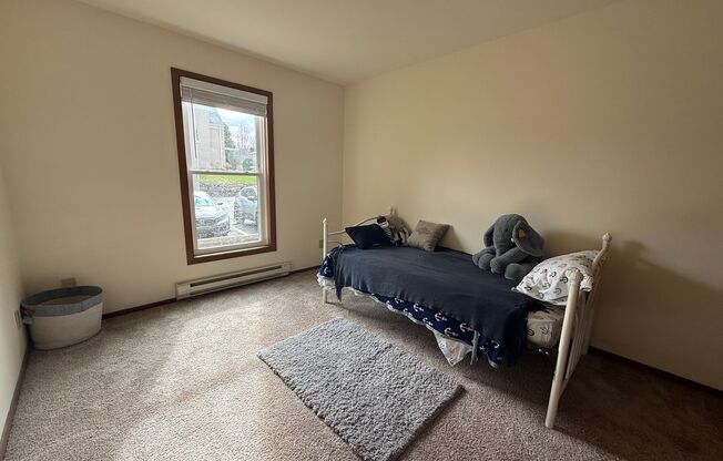 2 beds, 1 bath, 965 sqft, $1,650, Unit 7601CB