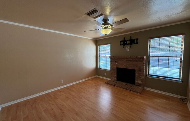 2 beds, 1.5 baths, $1,300, Unit #519