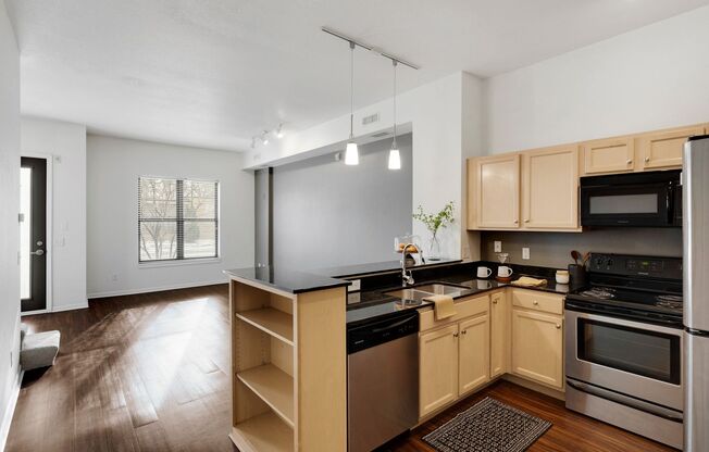 1 bed, 1.5 baths, 1,000 sqft, $1,895, Unit 4634