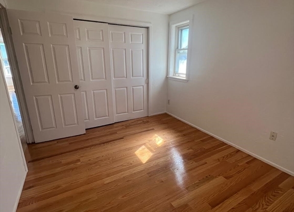 2 beds, 1 bath, $2,250, Unit 3