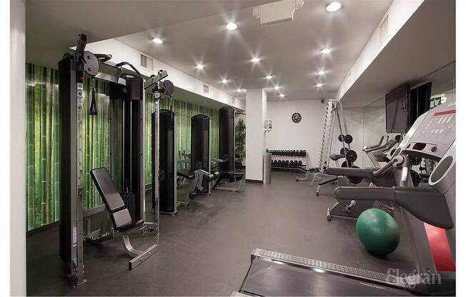 100 W 58th St