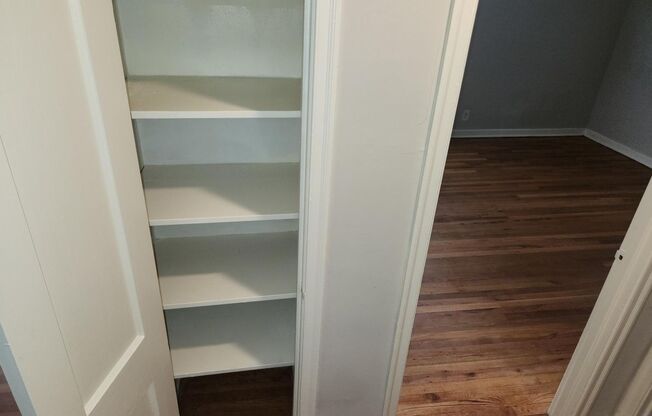 2 beds, 1 bath, 897 sqft, $2,175, Unit G-03