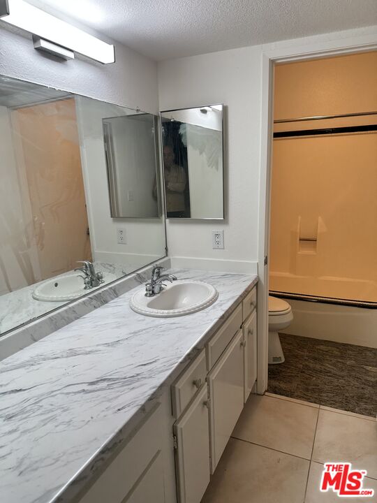 22100 Burbank Boulevard