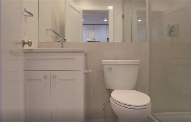1 bed, 1 bath, 877 sqft, $1,935, Unit 5200L-G