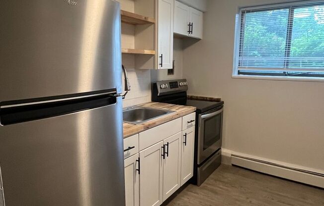 2 beds, 1 bath, 875 sqft, $1,050, Unit O103