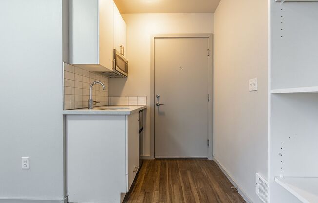 Studio, 1 bath, 245 sqft, $845, Unit F103