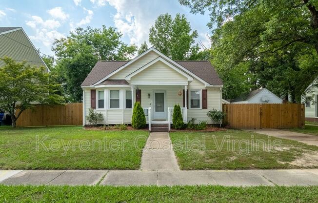 821 OAK AVE