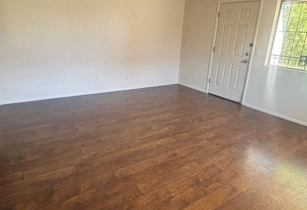 1 bed, 1 bath, 640 sqft, $950, Unit 230