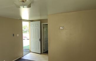 2 beds, 1 bath, $1,000