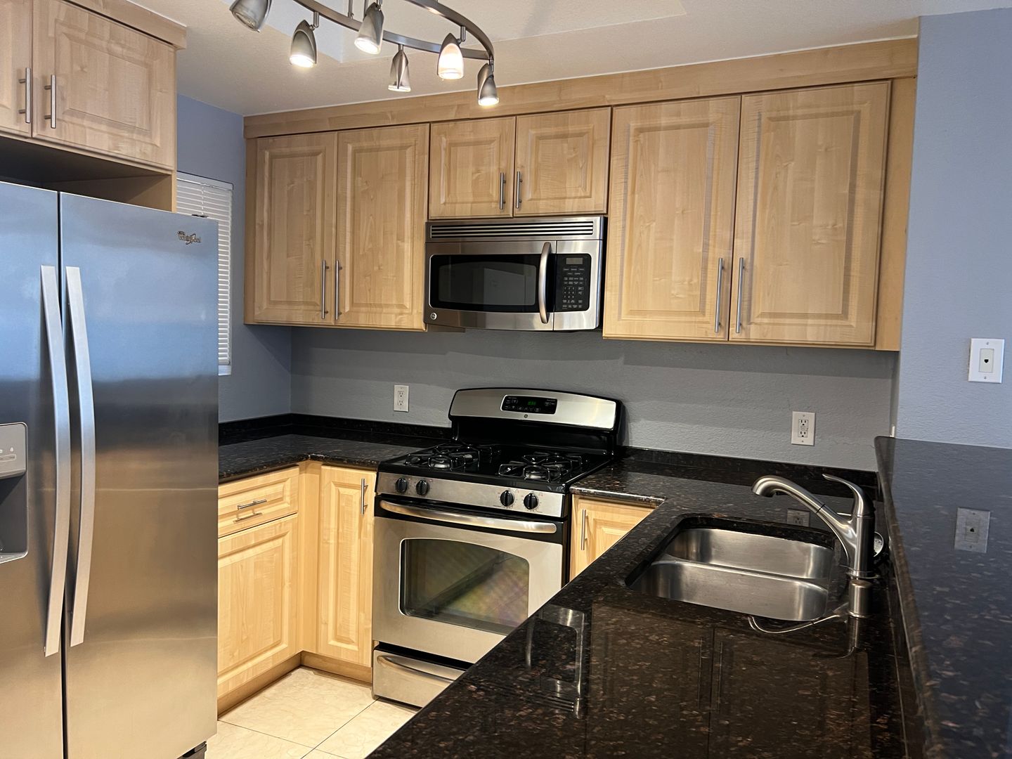 Meridian Unfurnished 1 Bed | 1 Bath Luxury Condo (New Gray paint throughout and Laminate Flooring)