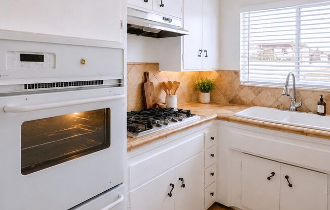 Spacious Beverly Hills 1 Bedroom with Covered Parking at 216 S. Gale Dr Beverly Hills, CA 90211