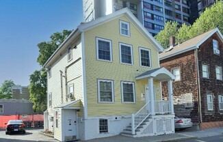 25 LAMBERT ST