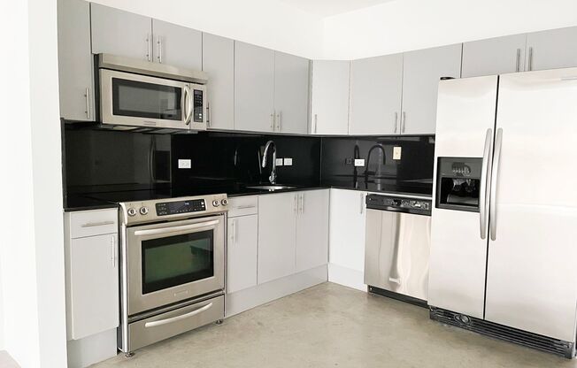 Studio, 1 bath, 800 sqft, $2,800, Unit Unit 406