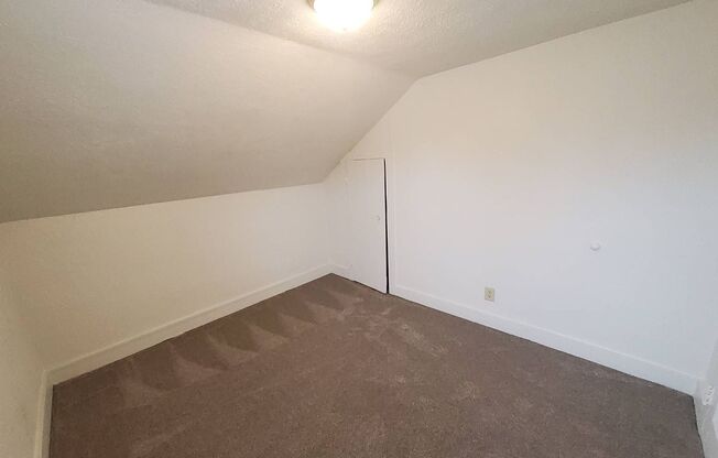 3 beds, 1 bath, $1,700