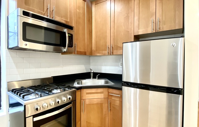 2 beds, 1 bath, $3,462, Unit 18