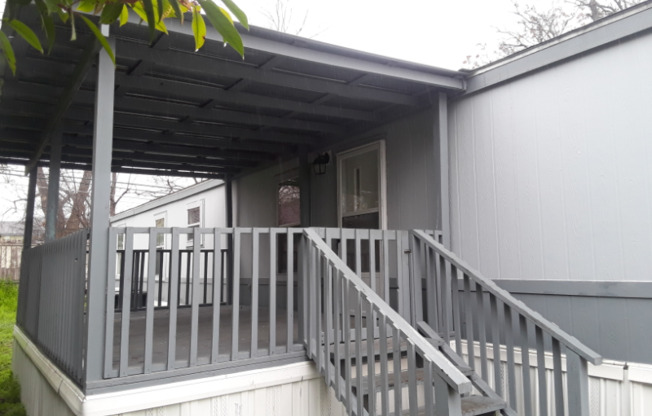 503 Uhland Rd