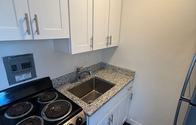 Studio, 1 bath, 400 sqft, $895, Unit #218