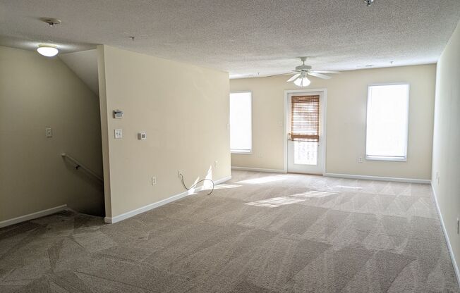 Large 3 Bedroom Townhome in Mooresville