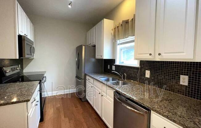 1120 W 1 ST