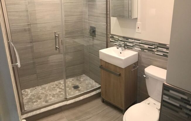 1 bed, 1 bath, 566 sqft, $2,030, Unit 215