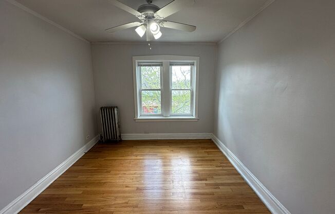 2 beds, 1 bath, 950 sqft, $1,700, Unit 3902-3A