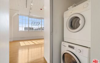 Studio, 1 bath, 980 sqft, $2,500, Unit 519