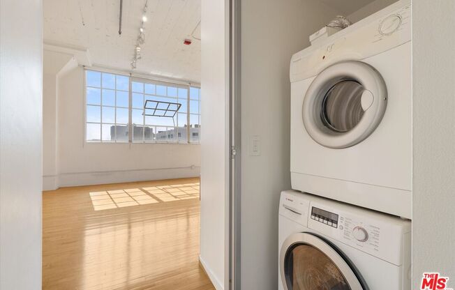 Studio, 1 bath, 980 sqft, $2,500, Unit 519