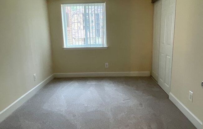 3 beds, 2 baths, 1,152 sqft, $2,350, Unit 14225 #103