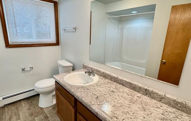 1 bed, 1 bath, 800 sqft, $1,145, Unit 31
