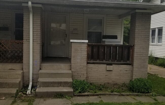 2 BEDROOM DUPLEX LOCATED NEAR NEW YORK ST & SHERMAN AVE