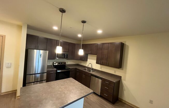1 bed, 1 bath, 705 sqft, $1,395, Unit 106