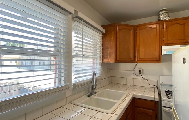 Studio, 1 bath, 413 sqft, $1,595, Unit 11